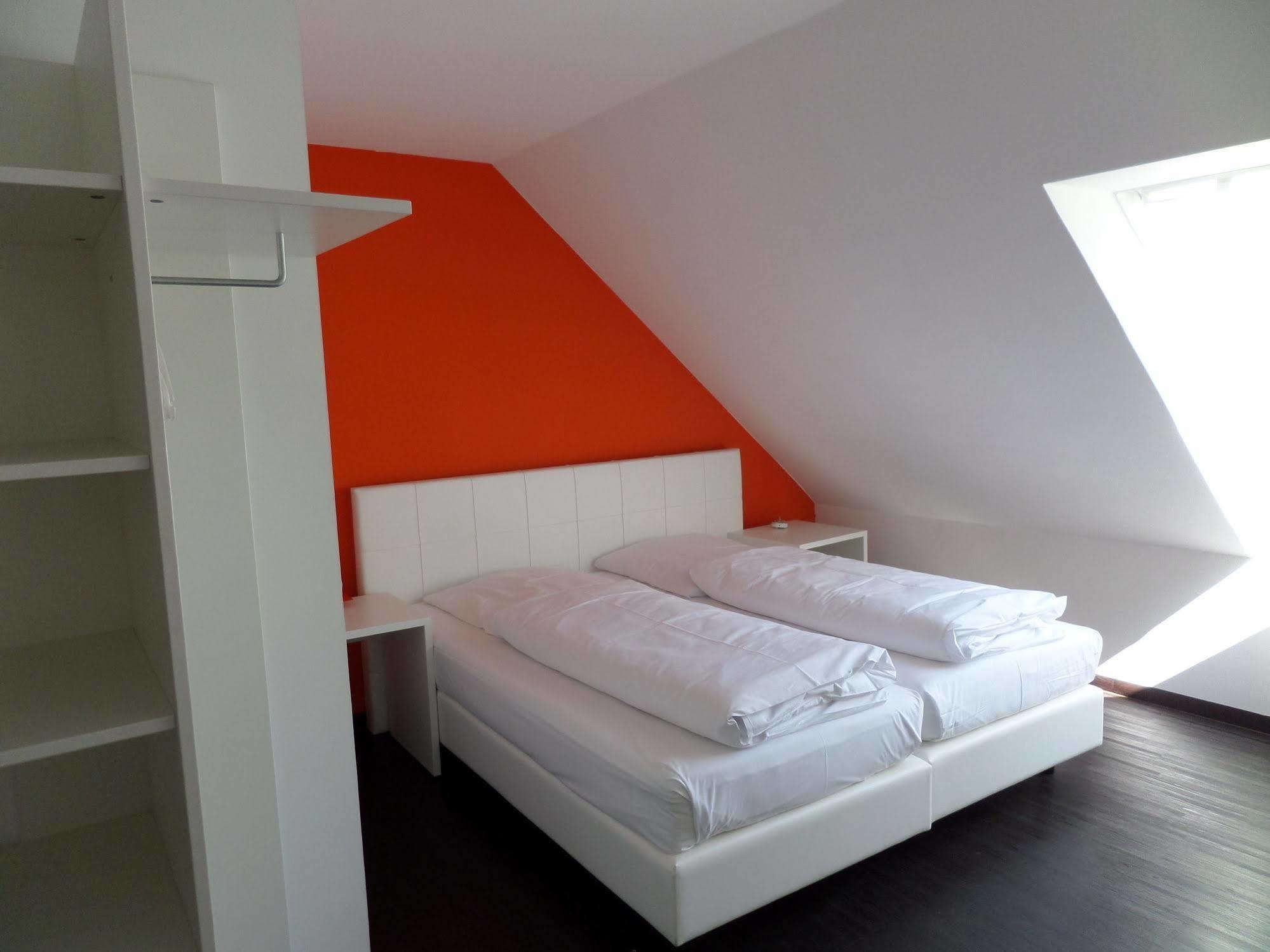 Kretschmanns Hotel Sehnde Esterno foto