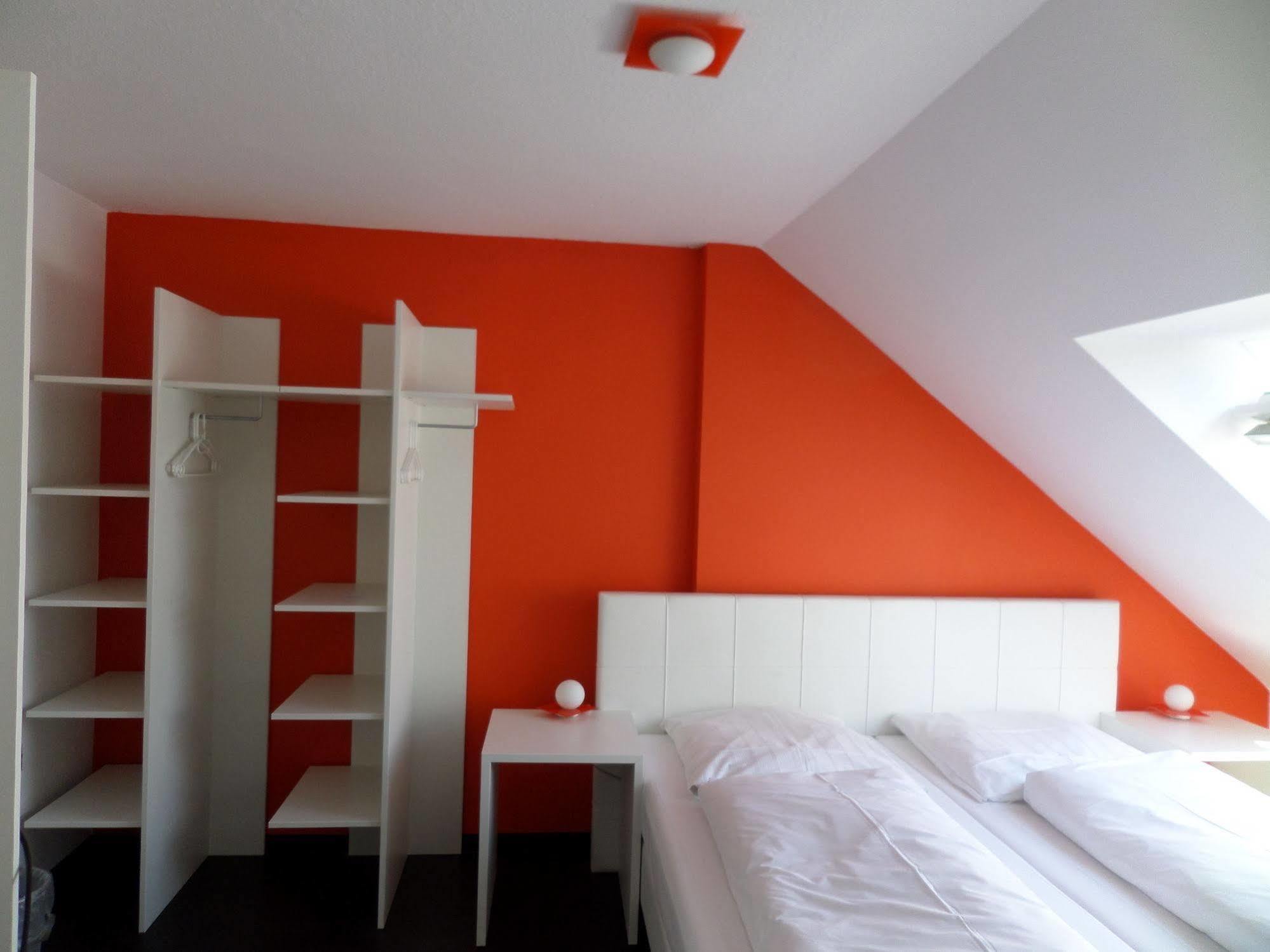 Kretschmanns Hotel Sehnde Esterno foto
